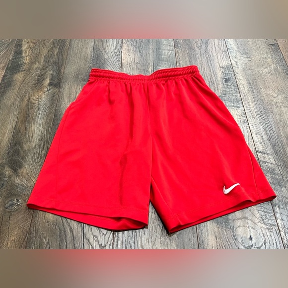 Nike Youth Logo Athletic Shorts, Red, Size Large 10-12 - Picture 2 of 4